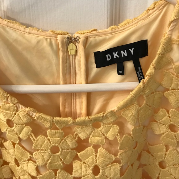 Yellow daytime dress - Picture 2 of 4